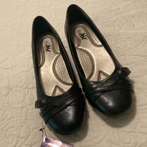 Air Flex Cushion Insole Women’s Size 11 Wide Low Heel Shoes - NWT Black